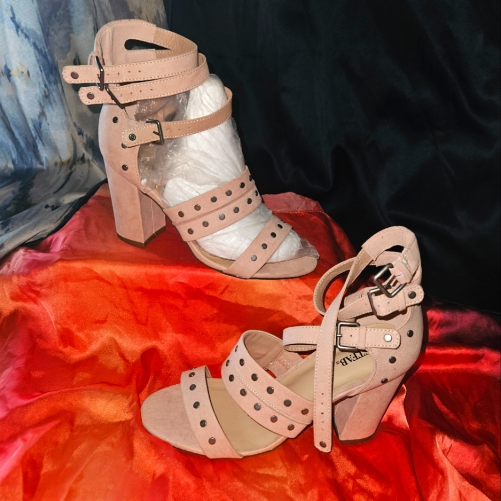 Just Fab Block heel sandal size 9 women tan